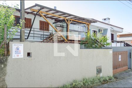 Casa para alugar com 200m², 5 quartos e 3 vagasFachada