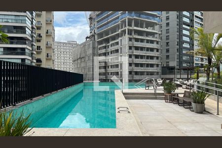 Studio à venda com 28m², 1 quarto e sem vaga Studio à venda com 28m², 1 quarto e sem vagaPiscina