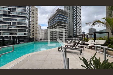 Studio à venda com 28m², 1 quarto e sem vaga Studio à venda com 28m², 1 quarto e sem vagaPiscina