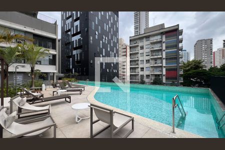 Studio à venda com 28m², 1 quarto e sem vaga Studio à venda com 28m², 1 quarto e sem vagaPiscina