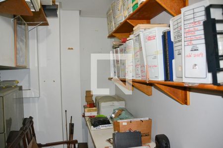 Casa à venda com 161m², 3 quartos e 4 vagasBiblioteca