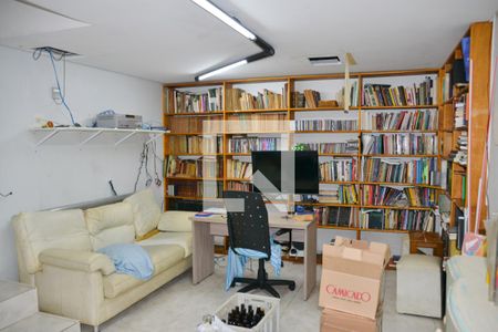 Casa à venda com 161m², 3 quartos e 4 vagasBiblioteca