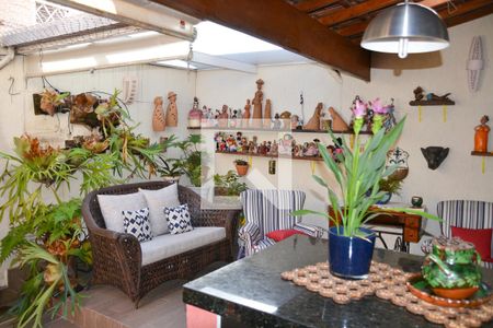 Casa à venda com 161m², 3 quartos e 4 vagasÁrea externa 