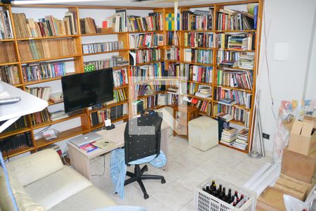 Casa à venda com 161m², 3 quartos e 4 vagasBiblioteca