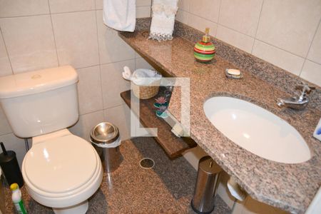 Casa à venda com 161m², 3 quartos e 4 vagasBanheiro