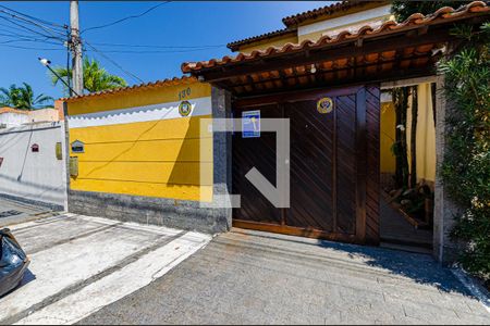 Entrada de casa à venda com 3 quartos, 165m² em Serra Grande, Niterói