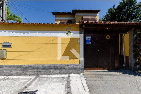 Casa à venda com 165m², 3 quartos e 2 vagasEntrada