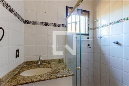 Casa à venda com 165m², 3 quartos e 2 vagasBanheiro Social
