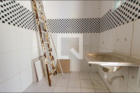 Casa à venda com 165m², 3 quartos e 2 vagasquarto e banheiro fundos 