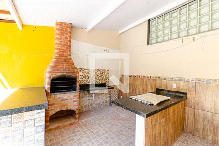 Casa à venda com 165m², 3 quartos e 2 vagasfundos 