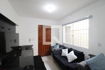 Sala/Cozinha e Área de Serviço de apartamento para alugar com 2 quartos, 42m² em Vila Talarico, São Paulo