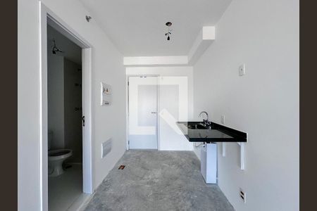 Cozinha de kitnet/studio à venda com 1 quarto, 27m² em Santo Amaro, São Paulo