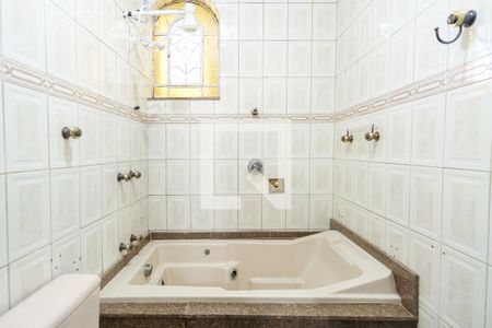 Casa à venda com 360m², 3 quartos e 6 vagasEdícula Banheiro