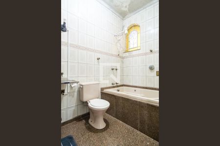 Casa à venda com 360m², 3 quartos e 6 vagasEdícula Banheiro