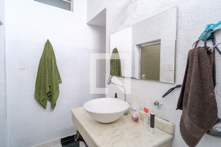 Casa à venda com 360m², 3 quartos e 6 vagasBanheiro da Suíte 2