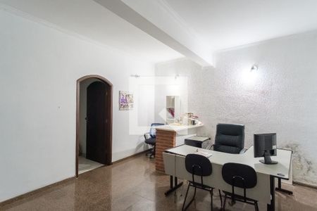 Casa à venda com 360m², 3 quartos e 6 vagasEdícula Sala