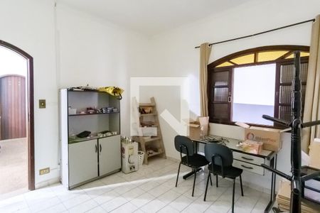 Casa à venda com 360m², 3 quartos e 6 vagasEdícula Quarto