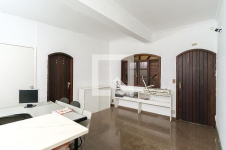 Casa à venda com 360m², 3 quartos e 6 vagasEdícula Sala