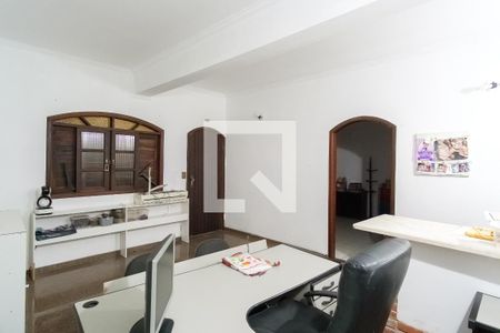 Casa à venda com 360m², 3 quartos e 6 vagasEdícula Sala