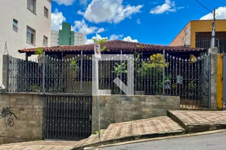 Casa à venda com 300m², 4 quartos e 2 vagasFachada