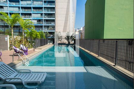 Studio à venda com 50m², 1 quarto e 1 vaga Studio à venda com 50m², 1 quarto e 1 vagaÁrea comum - Piscina