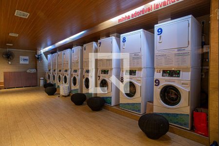 Studio à venda com 50m², 1 quarto e 1 vaga Studio à venda com 50m², 1 quarto e 1 vagaÁrea comum - Lavanderia