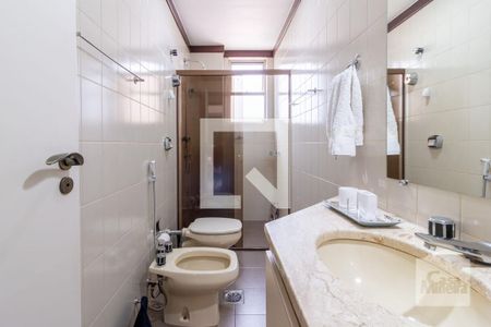 Apartamento à venda com 240m², 4 quartos e 3 vagasBanheiro 