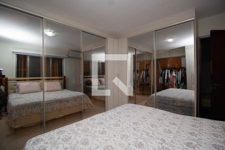 Casa à venda com 210m², 3 quartos e 3 vagas Casa à venda com 210m², 3 quartos e 3 vagasQuarto 1