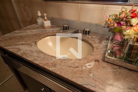 Casa à venda com 210m², 3 quartos e 3 vagas Casa à venda com 210m², 3 quartos e 3 vagasBanheiro 2