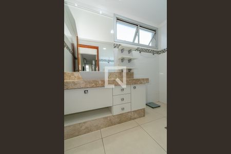 Banheiro Suite  de apartamento para alugar com 3 quartos, 140m² em Vila Guararapes, Campinas