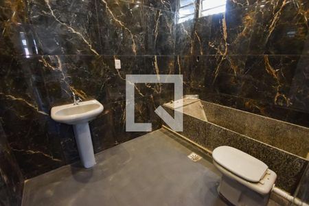 Casa de condomínio para alugar com 320m², 4 quartos e 2 vagas Casa de condomínio para alugar com 320m², 4 quartos e 2 vagasBanheiro Social