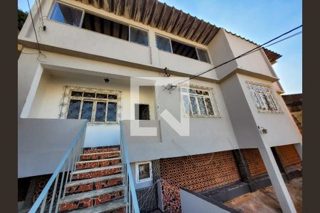 Casa de condomínio para alugar com 320m², 4 quartos e 2 vagas Casa de condomínio para alugar com 320m², 4 quartos e 2 vagasFachada da Casa