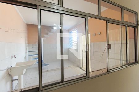 Vista da Sala de casa para alugar com 3 quartos, 160m² em Vila Aparecida, São Paulo