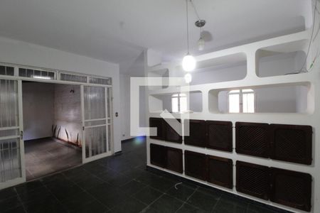 Sala 2 de casa para alugar com 6 quartos, 375m² em Saraiva, Uberlândia