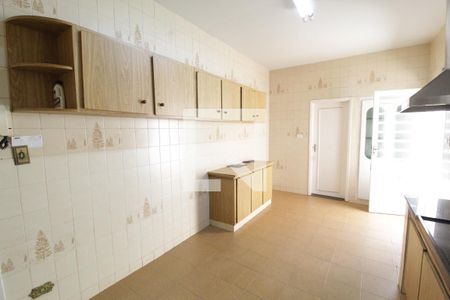 Casa para alugar com 375m², 6 quartos e 3 vagasCozinha