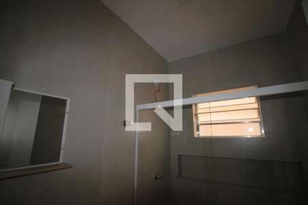 Banheiro de casa para alugar com 2 quartos, 75m² em Jardim Prudência, São Paulo