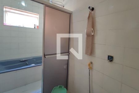 Casa à venda com 194m², 3 quartos e 3 vagas Casa à venda com 194m², 3 quartos e 3 vagasBanheiro Social