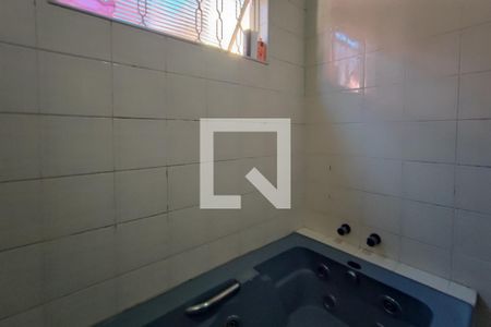 Casa à venda com 194m², 3 quartos e 3 vagas Casa à venda com 194m², 3 quartos e 3 vagasBanheiro Social