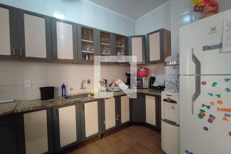 Casa à venda com 194m², 3 quartos e 3 vagas Casa à venda com 194m², 3 quartos e 3 vagasCozinha