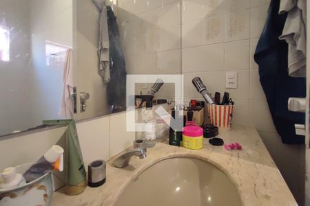 Casa à venda com 194m², 3 quartos e 3 vagas Casa à venda com 194m², 3 quartos e 3 vagasBanheiro Suíte