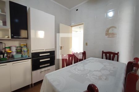 Casa à venda com 194m², 3 quartos e 3 vagas Casa à venda com 194m², 3 quartos e 3 vagasSala de Jantar