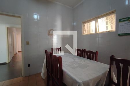 Casa à venda com 194m², 3 quartos e 3 vagas Casa à venda com 194m², 3 quartos e 3 vagasSala de Jantar