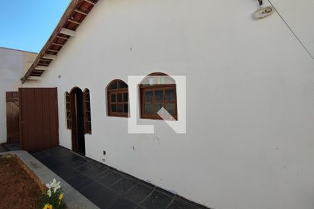 Casa à venda com 194m², 3 quartos e 3 vagas Casa à venda com 194m², 3 quartos e 3 vagasQuintal