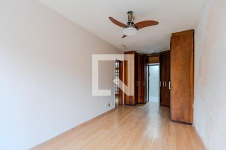 Casa à venda com 325m², 5 quartos e 2 vagasQuarto 6