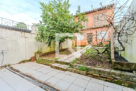 Área externa de casa à venda com 5 quartos, 325m² em Partenon, Porto Alegre