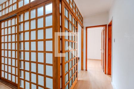 Casa à venda com 325m², 5 quartos e 2 vagasCorredor