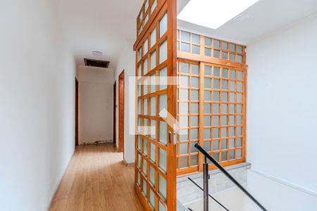 Casa à venda com 325m², 5 quartos e 2 vagasCorredor