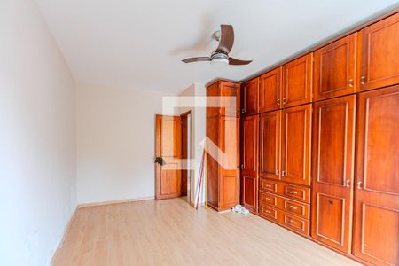 Casa à venda com 325m², 5 quartos e 2 vagasQuarto 5