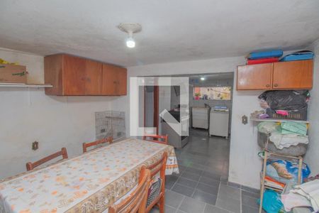 Casa à venda com 215m², 4 quartos e 2 vagasÁrea de serviço