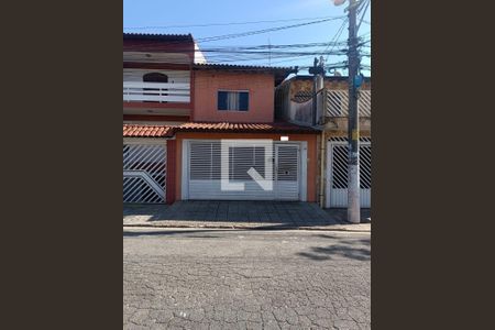 Casa à venda com 215m², 4 quartos e 2 vagasFachada